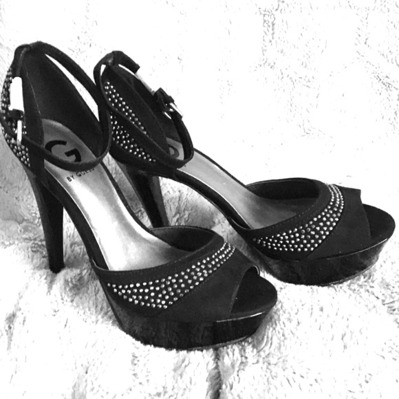 Guess - Picture 1 of 2